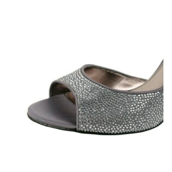 πHOST PICKπNina Frederic Pump - Picture 3 of 3