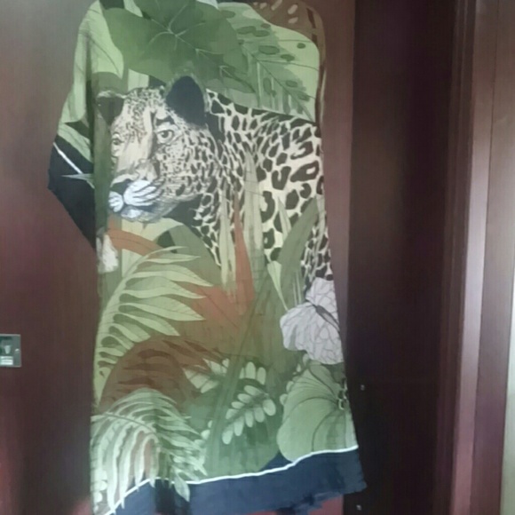 BIG SALE NWOT.BEYOND GORGEOUS SCARF - Picture 2 of 3