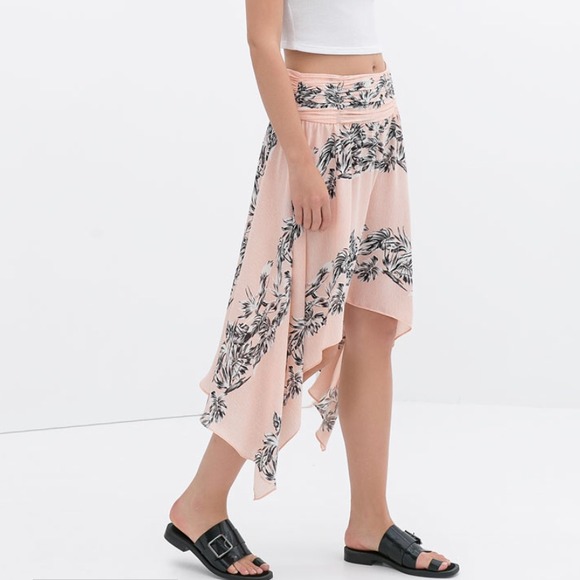 Zara Dresses & Skirts - 🎉HOST PICK🎉Zara skirt