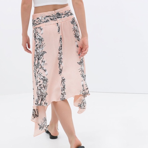 🎉HOST PICK🎉Zara skirt - Picture 3 of 4