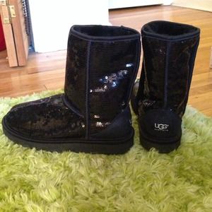UGG AUSTRALIA Classic Short Sparkles