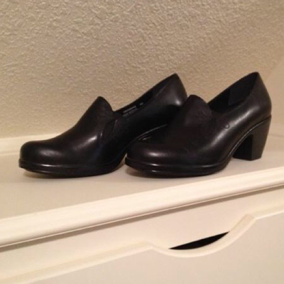 Dansko Black Shoes - BRAND NEW!