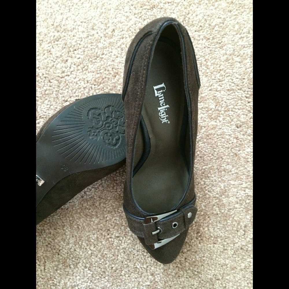 Brown Pump with Buckle and Piping Detail