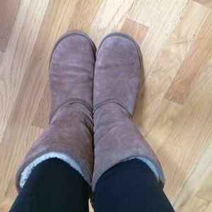 SALE!! 👢Bear paw tall boots!