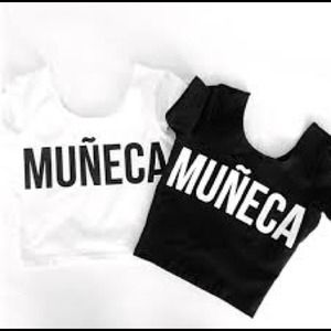 Belladoña Muñeca Crop Top