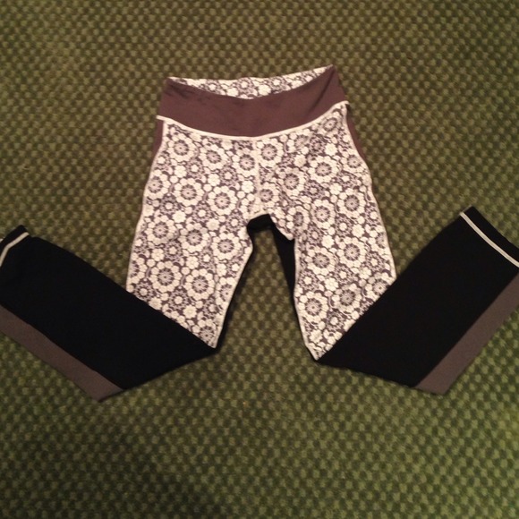 Lulu lemon capris
