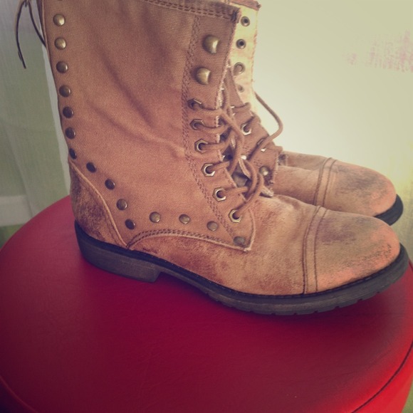 Roxy combat boots!!