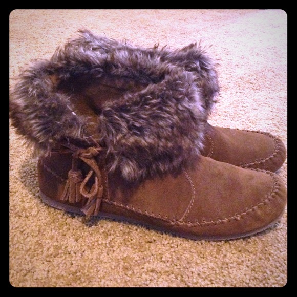 Minnetonka booties NEW