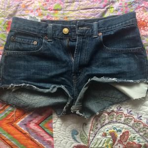 cut, high waisted Levi jeans shorts!