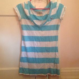 White and blue striped V-neck