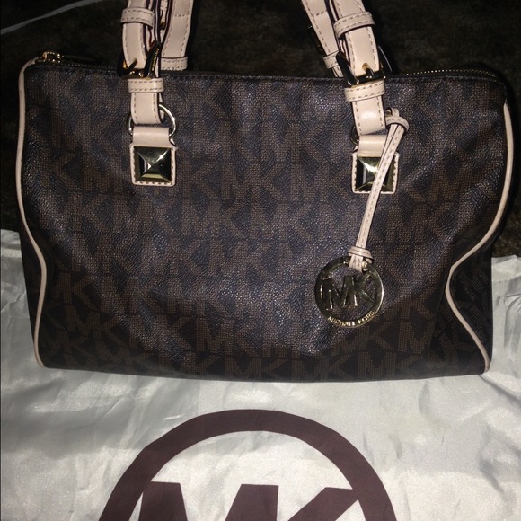 Michael Kors large Grayson satchel 100% authentic