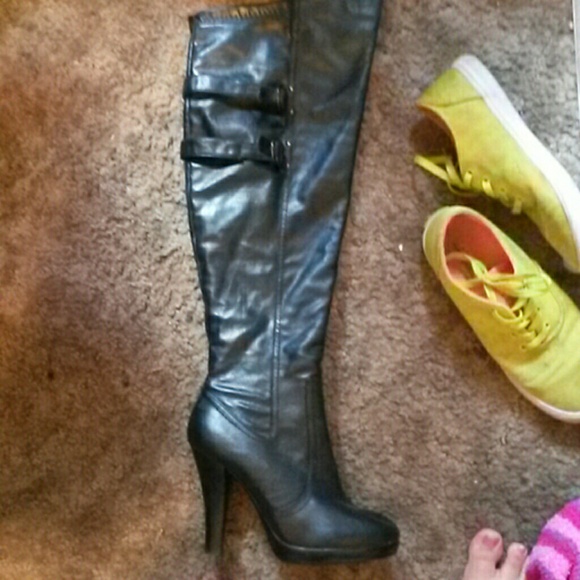 Boots - Picture 2 of 2
