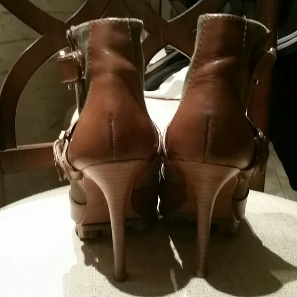 *SOLD* Tory Burch "oren" booties - Picture 3 of 4