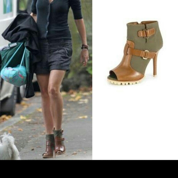 *SOLD* Tory Burch "oren" booties - Picture 4 of 4