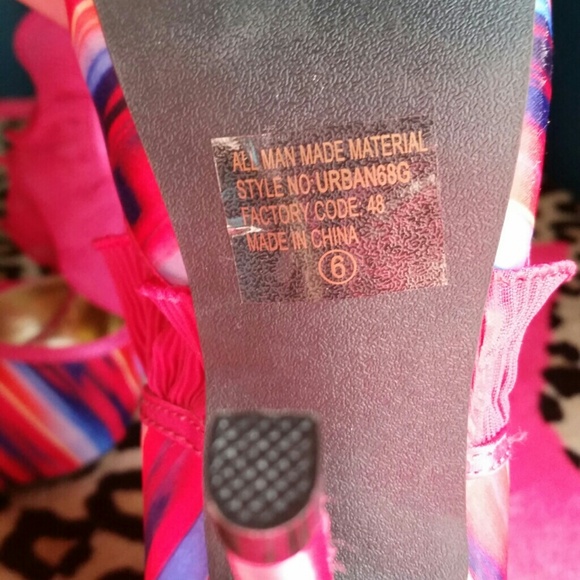 **FLASH SALE** Wild Rose ruffle shoes - Picture 4 of 4