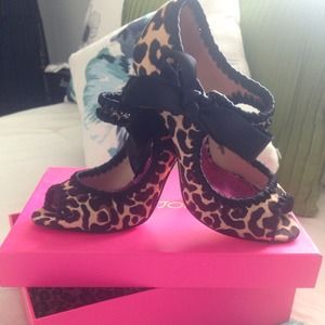 🎉Betsey Johnson 🐯Cheetah Heels 🎉