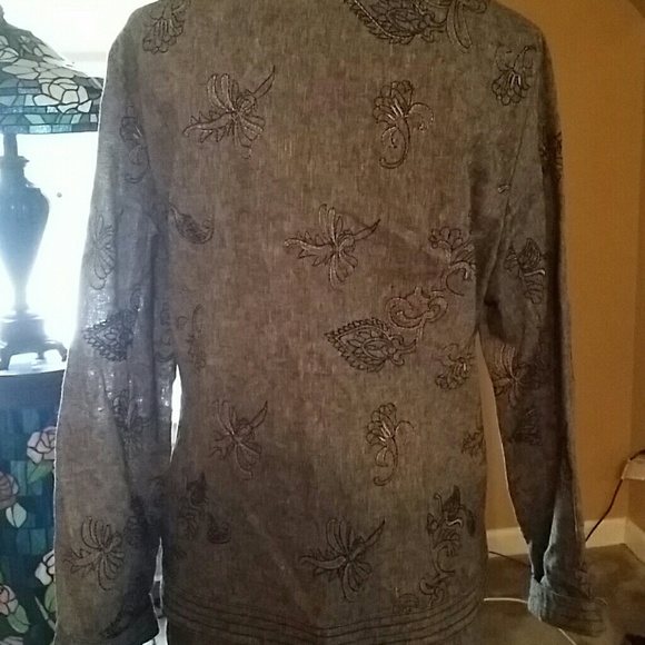 * Chic 2 Piece linen skirt suit - Picture 3 of 4