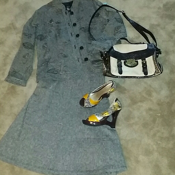 * Chic 2 Piece linen skirt suit - Picture 4 of 4