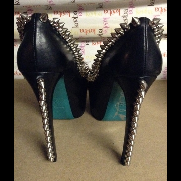 Ruthie Davis platform studded pump. New sz39 - Picture 2 of 4