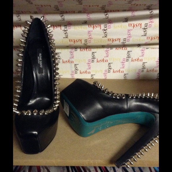 Ruthie Davis platform studded pump. New sz39 - Picture 3 of 4