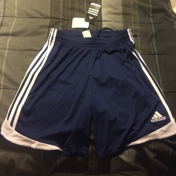 🎀Adidas Men's Large Shorts🎀