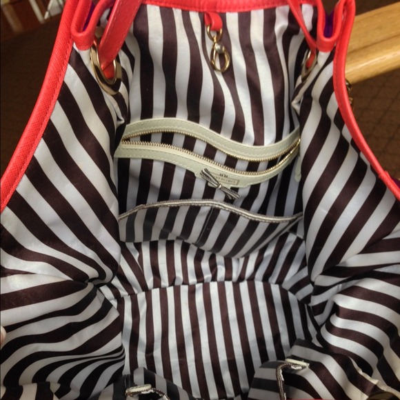 🔴SOLD🔴Henri Bendel Jetsetter Shopper - Picture 3 of 4