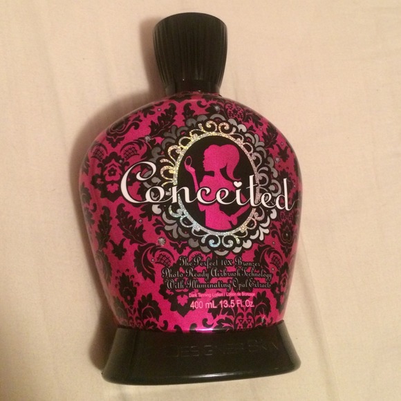 🎀Conceited Tanning Lotion🎀