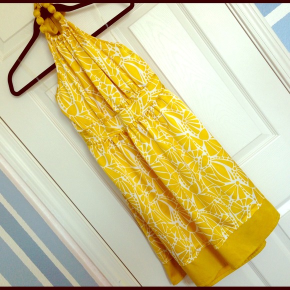 ✨FOREVER 21 YELLOW HALTER DRESS✨