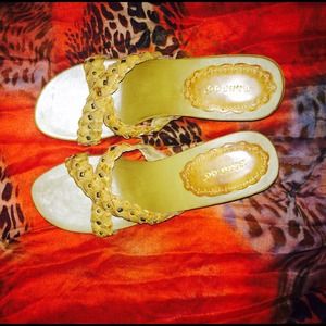 Sold! WoW Wow!  What a steal!!!!! Spring and summer