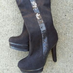 Heel boots! J Lo!