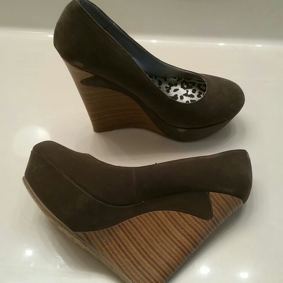 Dollhouse Platform Wedge Heels - Picture 2 of 4