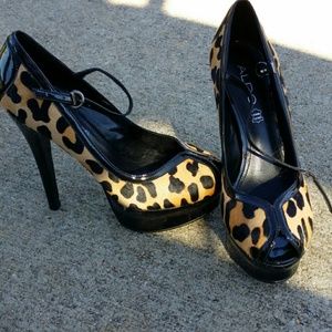 Never worn Aldo leopard heels.