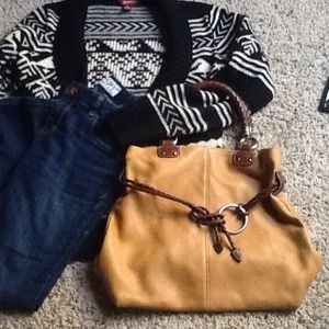 Handbag- Fossil.   WILLING TO NEGOTIATE