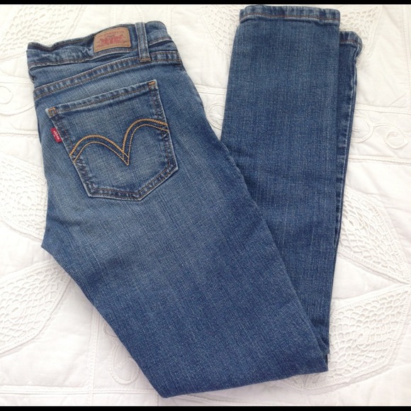 ✨524 LEVI'S SKINNY JEANS✨