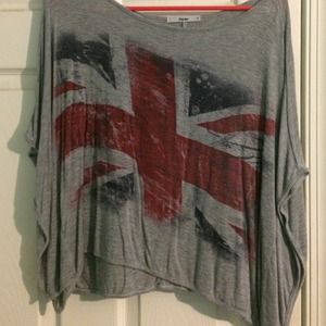 Super cute drape crop shirt!