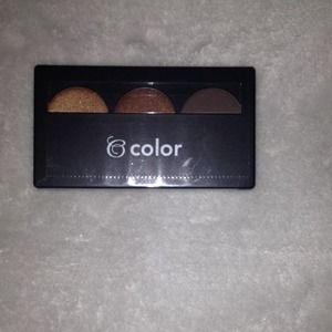 Beuti control eye shadow Make Up trio.New n sealed