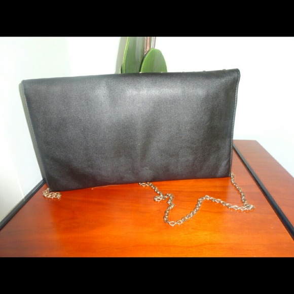 🎉HP 10/3🎉Stunning Gold Studded Purse with strap - Picture 2 of 4