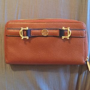 Tory burch wallet