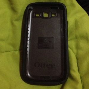 Black Samsung Galaxy S3 Otterbox case