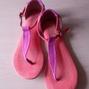 Toms Playa sandals