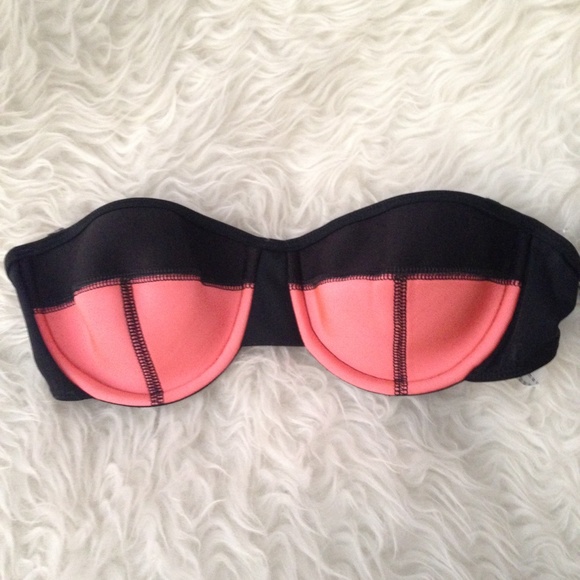 NWT Hurley balconet bikini top - Picture 3 of 4