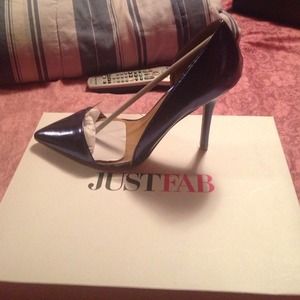Teyla Navy Pump