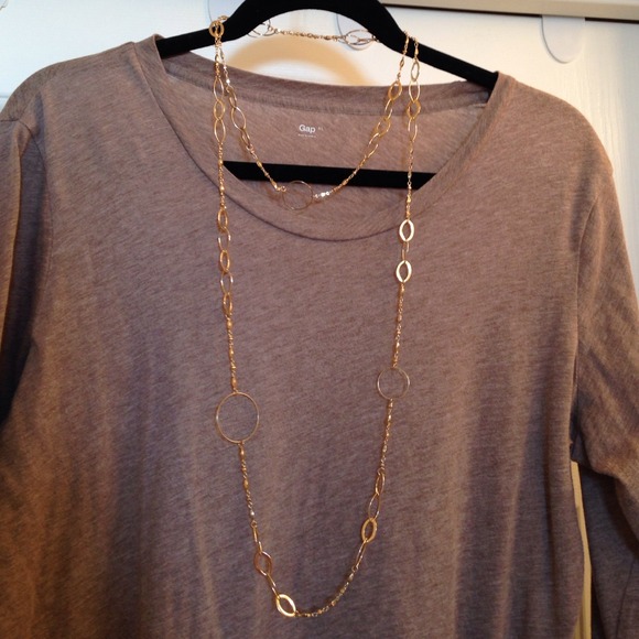 ❌SOLD❌Long, versatile gold chain - Picture 3 of 4