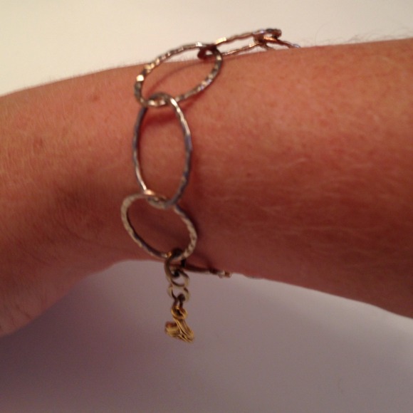 ❌SOLD❌Lovely hammered gold link bracelet - Picture 4 of 4