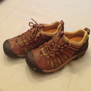 Keen Hiking Shoes sz.  7