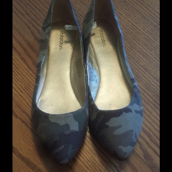 Camo flats with studs