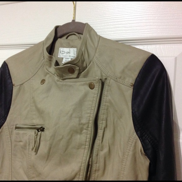 🎉HP Vegan Moto Jacket - Picture 3 of 3