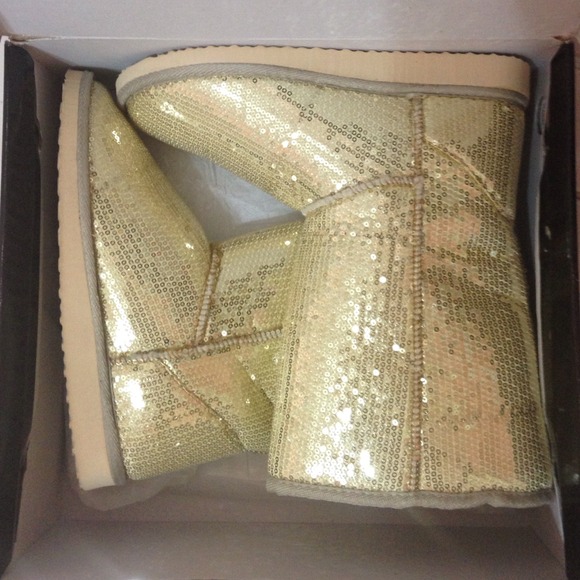 Gold sequin boots!