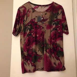 Super cute floral shirt