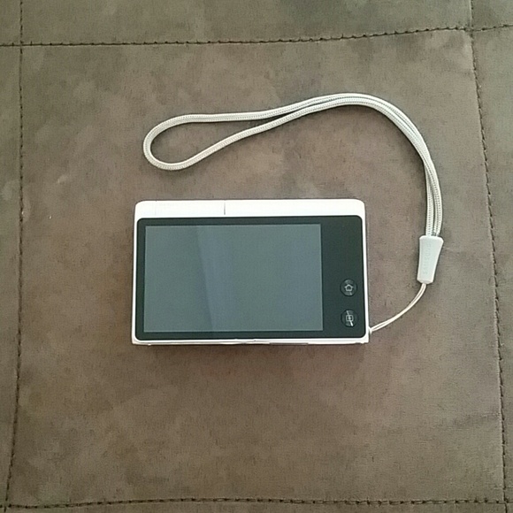 Digital camera - Picture 2 of 4